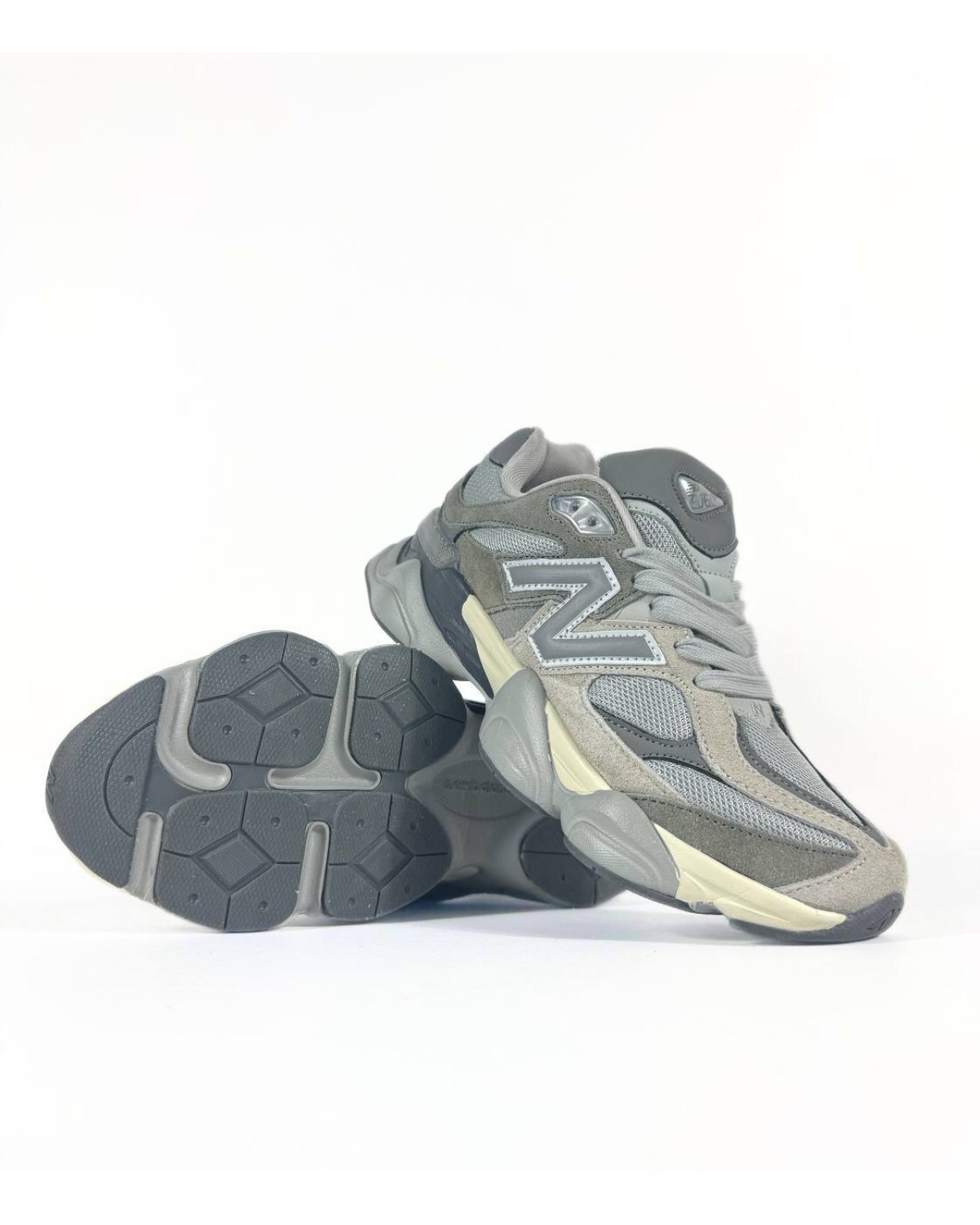 New Balance 9060 Silver Beige