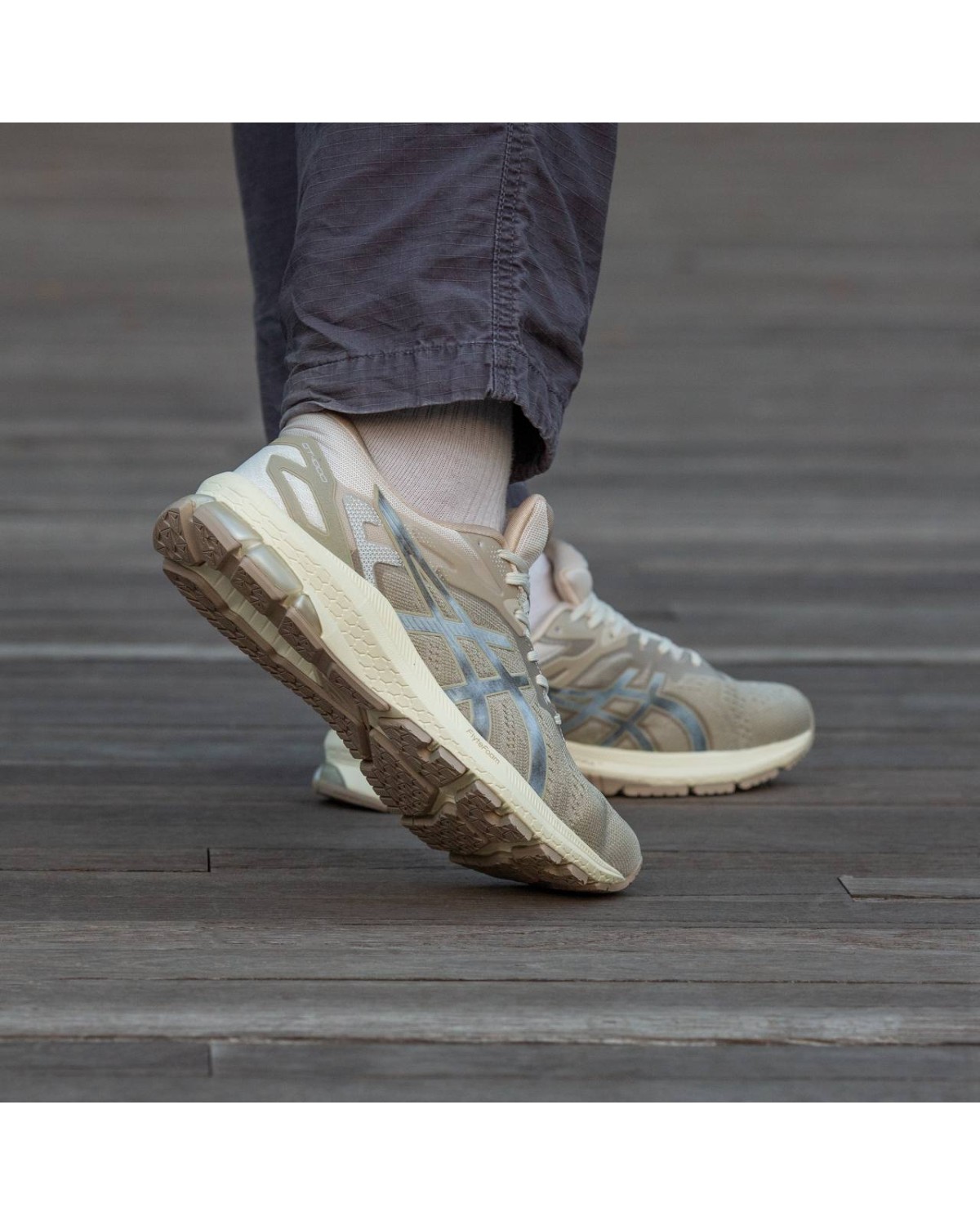 Asics Flytefoam Beige