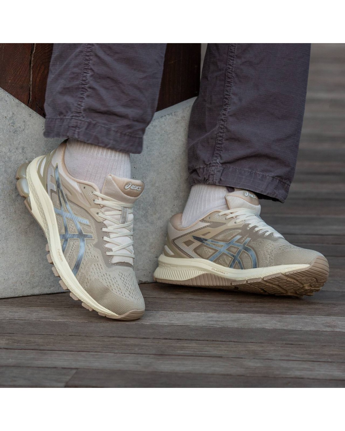 Asics Flytefoam Beige