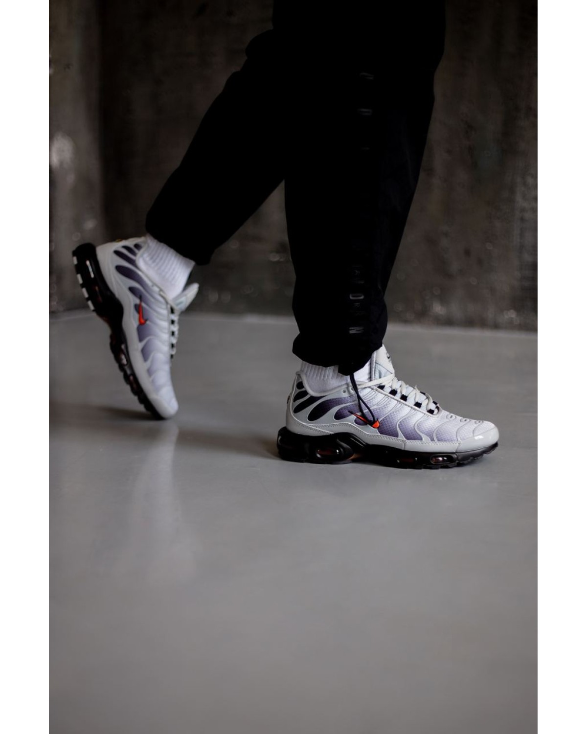 Nike Air Max Plus TN Grey/Black/Red