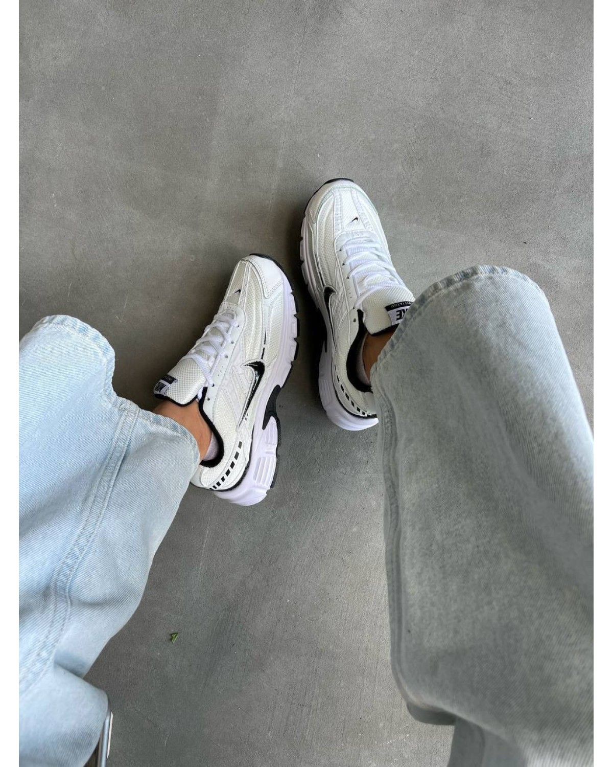 Nike Intiator White/Black