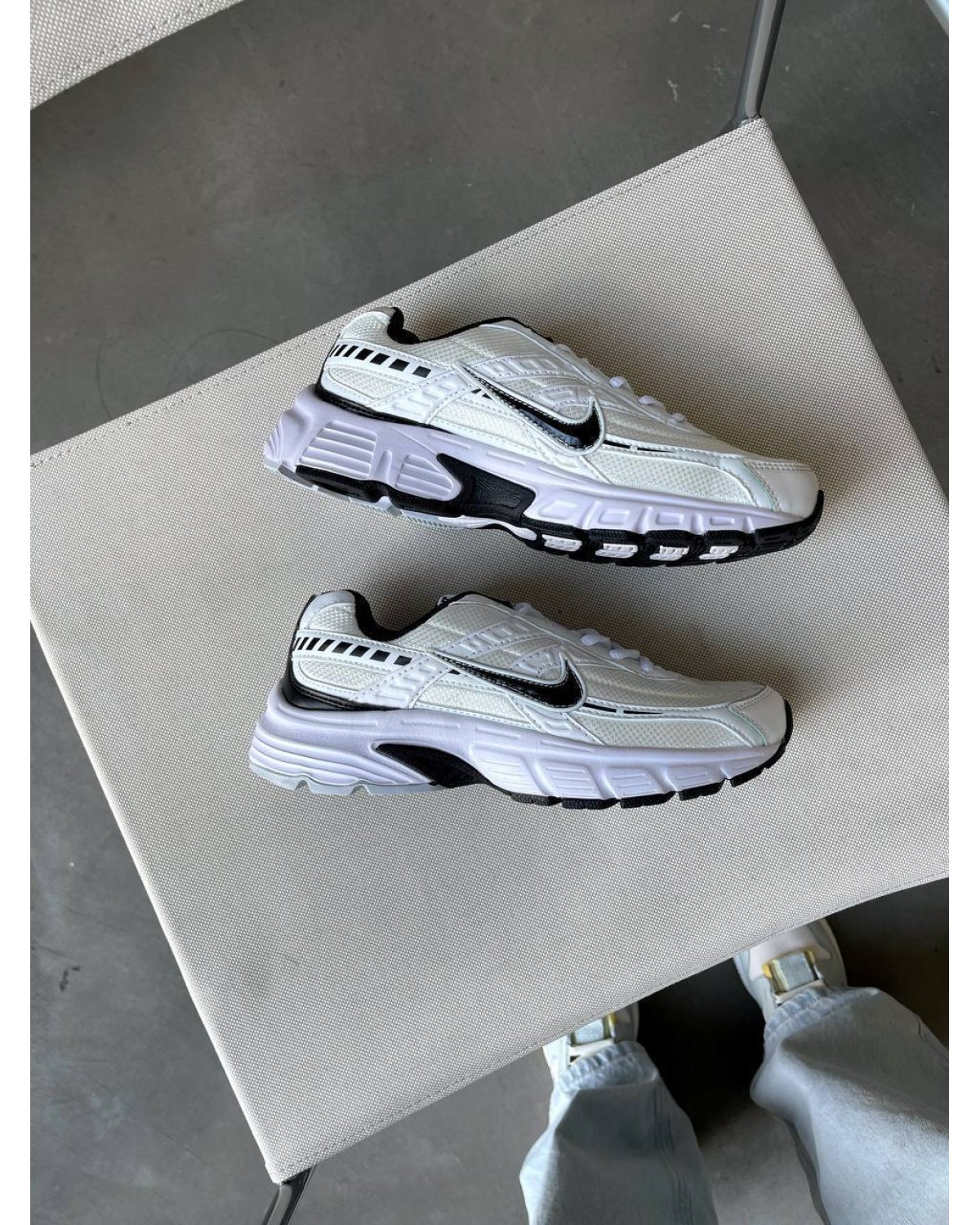 Nike Intiator White/Black