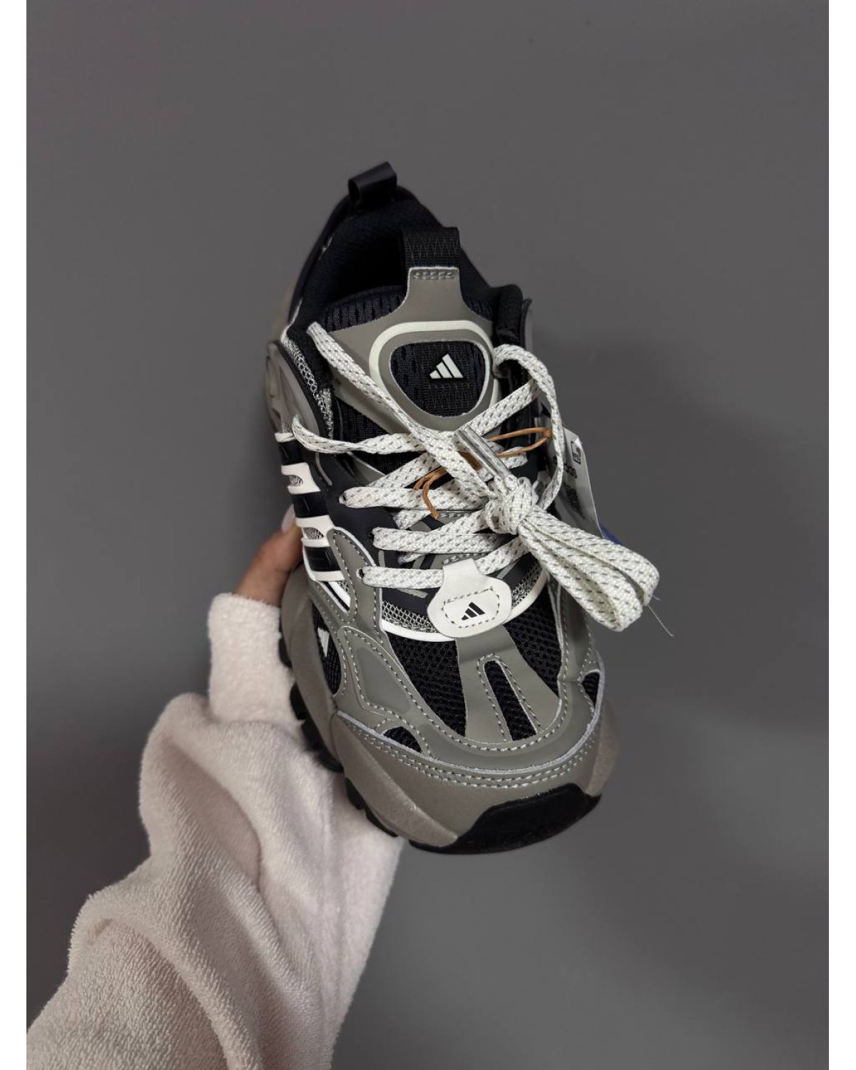 Adidas XLG Runner Grey / Black
