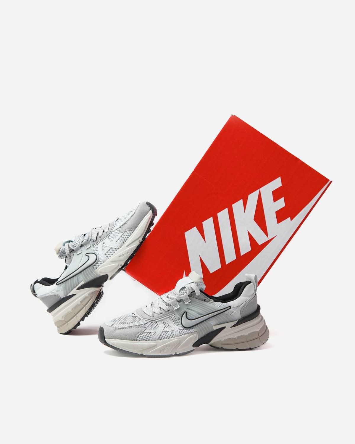Nike V2k Run Pure Platinum Wolf Grey