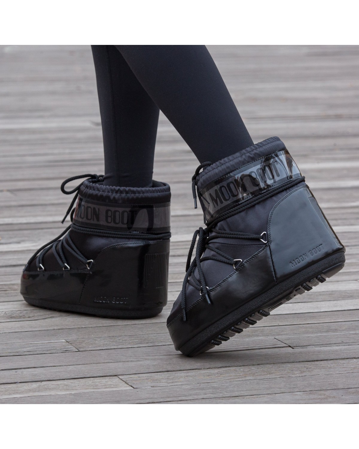 Moon Boot  Black Glow
