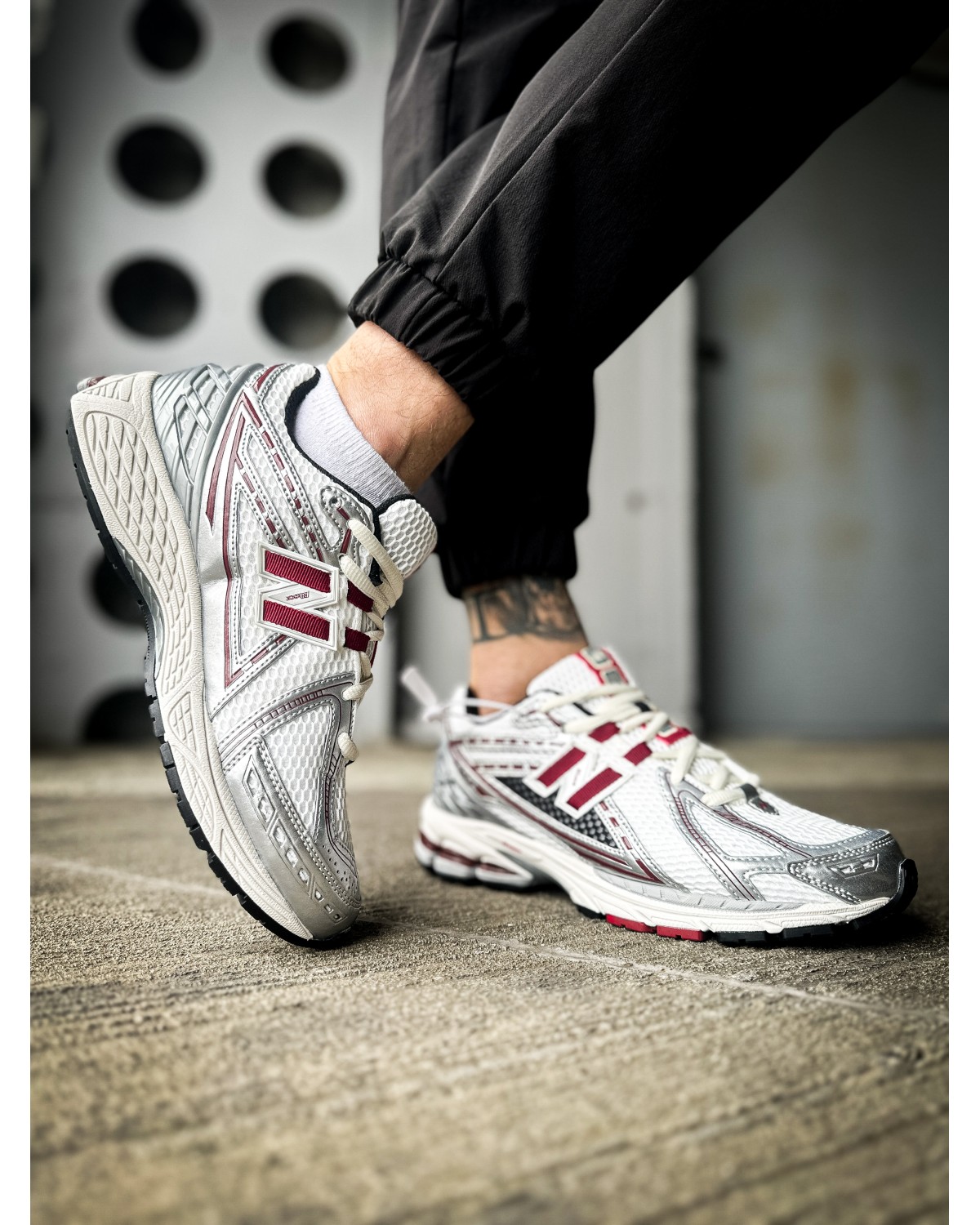 New Balance 1906R Silver Classic Crimson