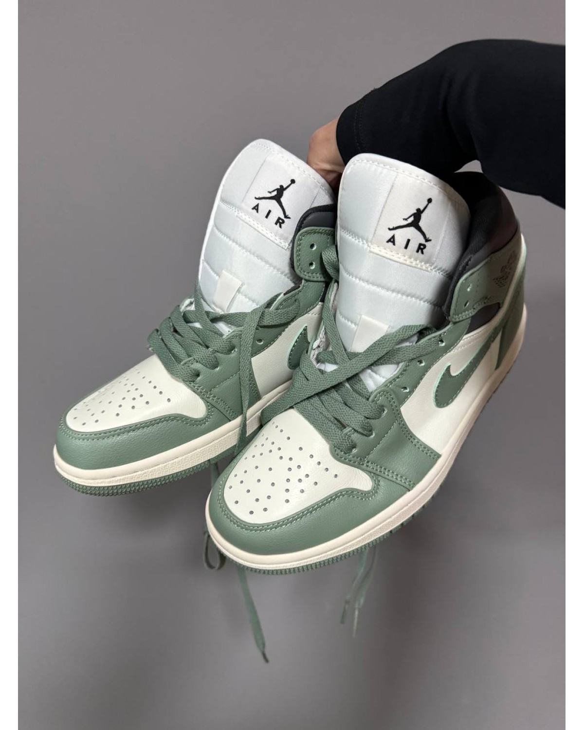 Air Jordan 1 Retro Mid Jade Smoke