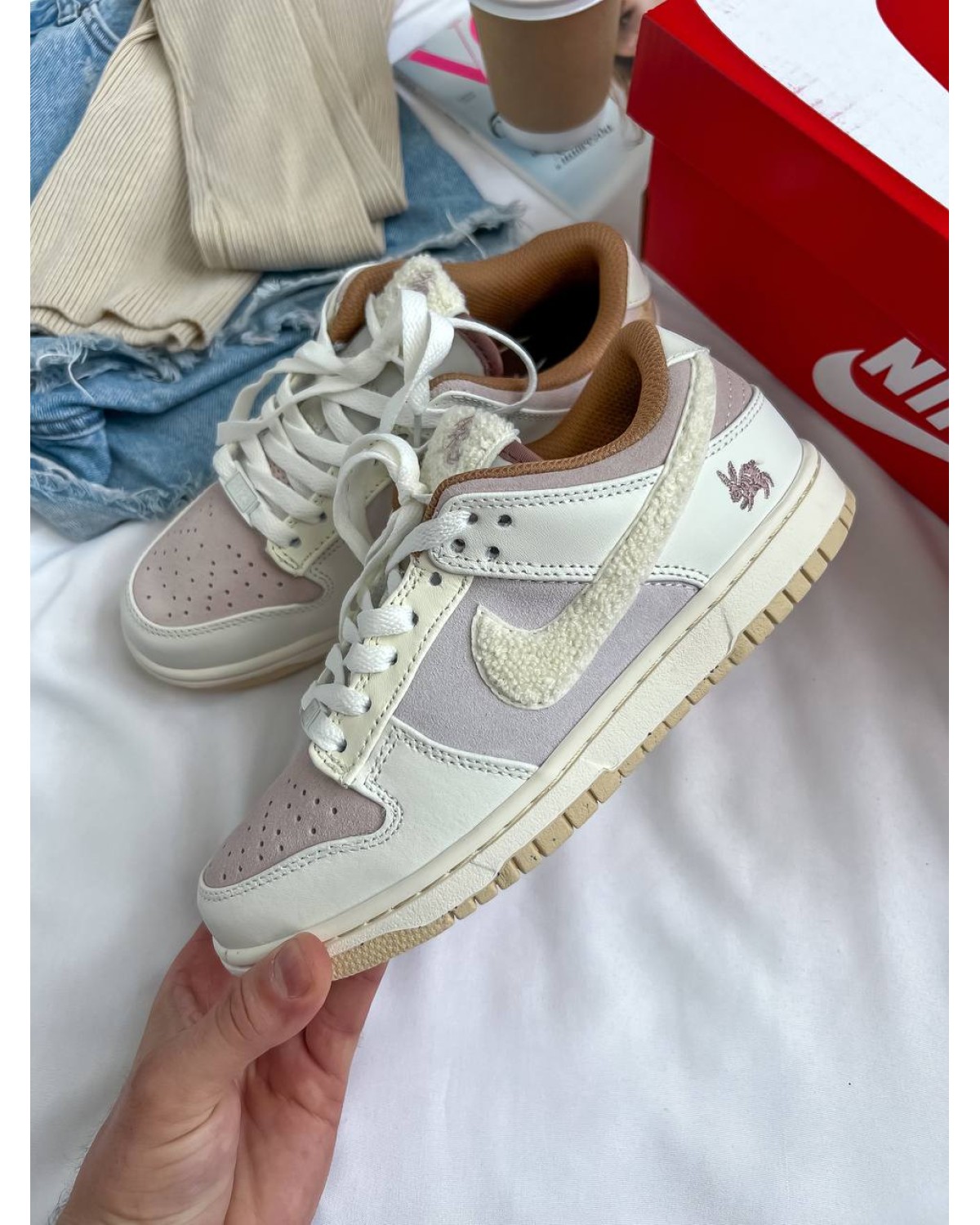 Nike Dunk Low Teddy Beige