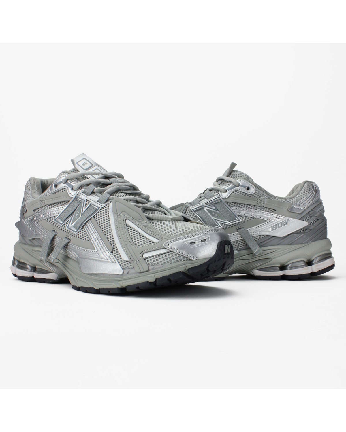 New Balance 1906A Concrete Silver Metallic