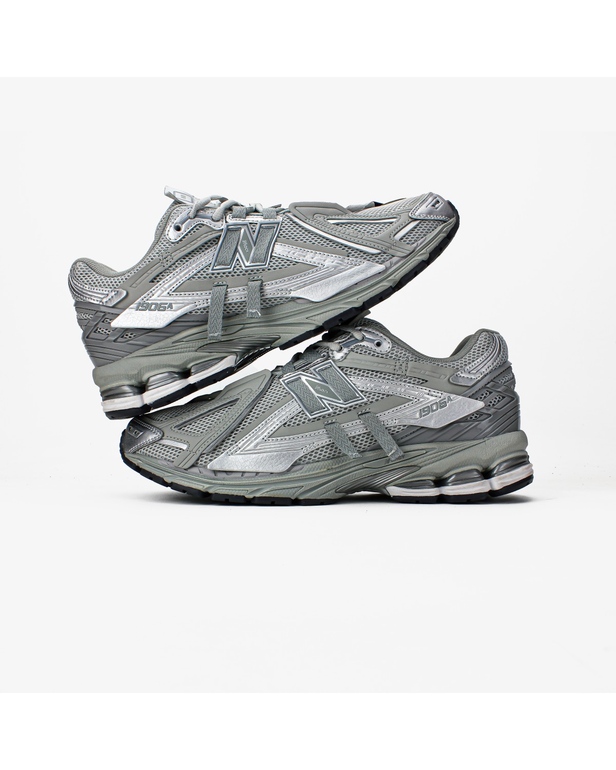 New Balance 1906A Concrete Silver Metallic