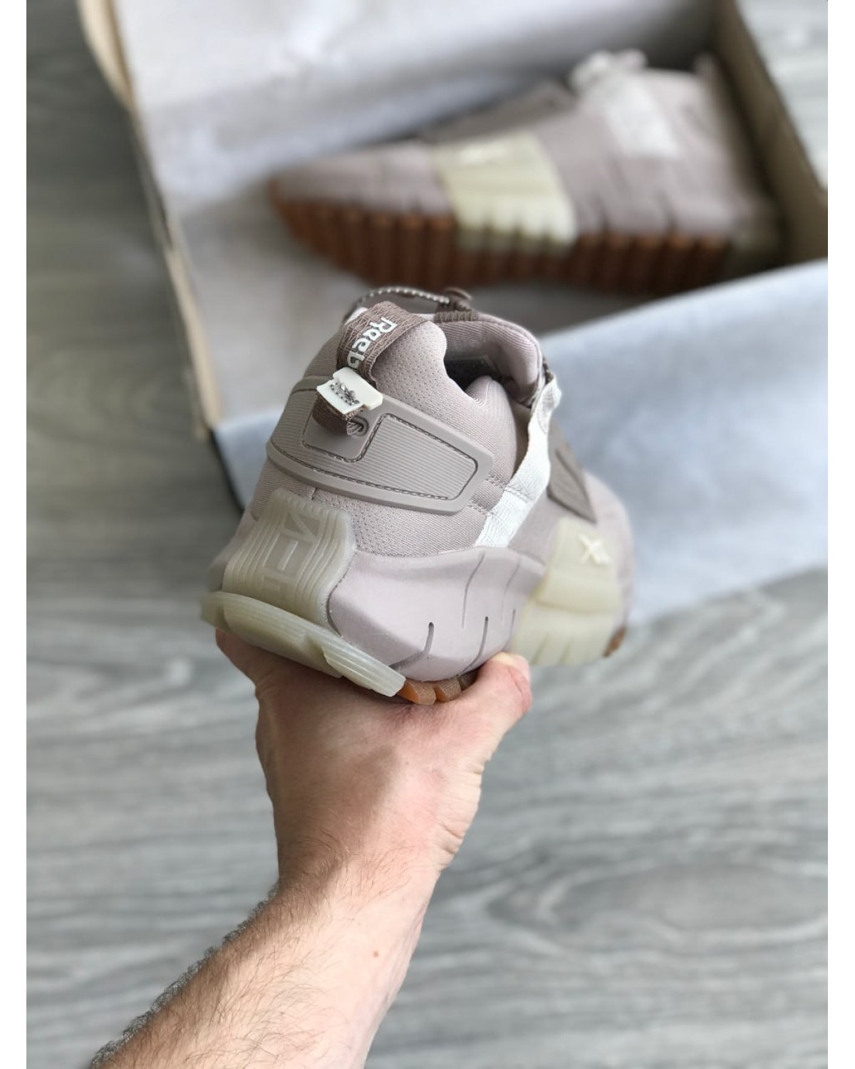 Reebok Zig Kinetica Edge beige