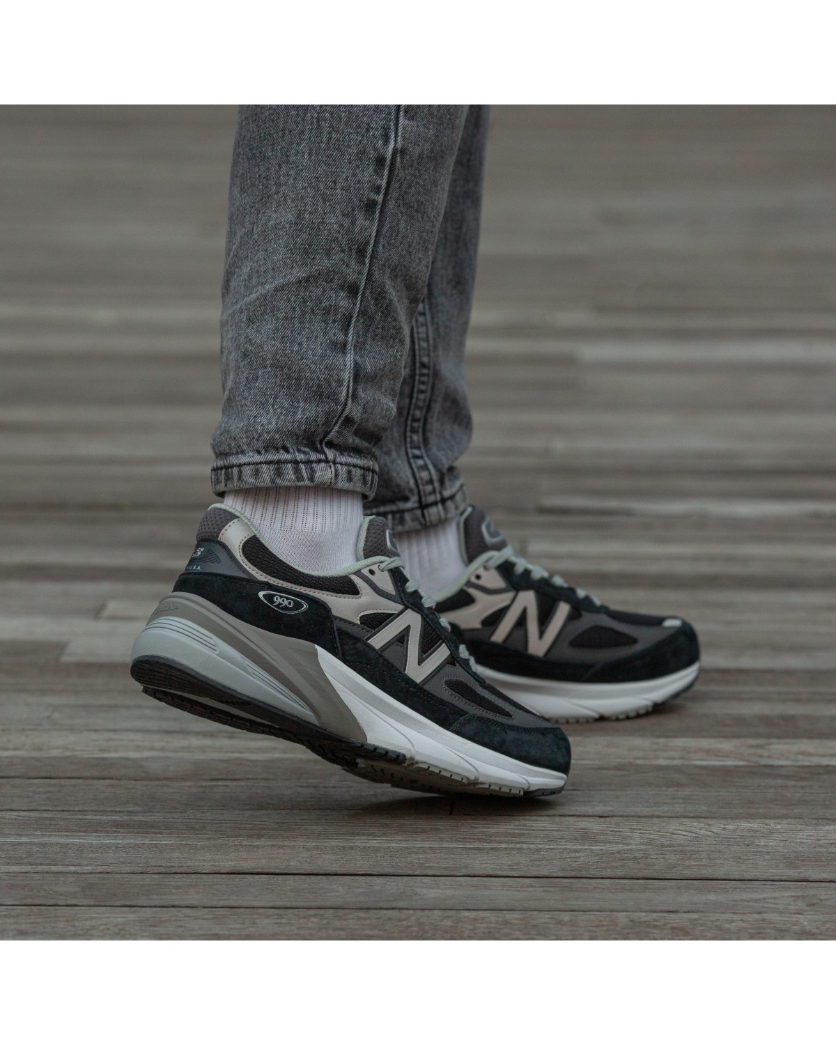 New Balance 990 v6 Black Grey