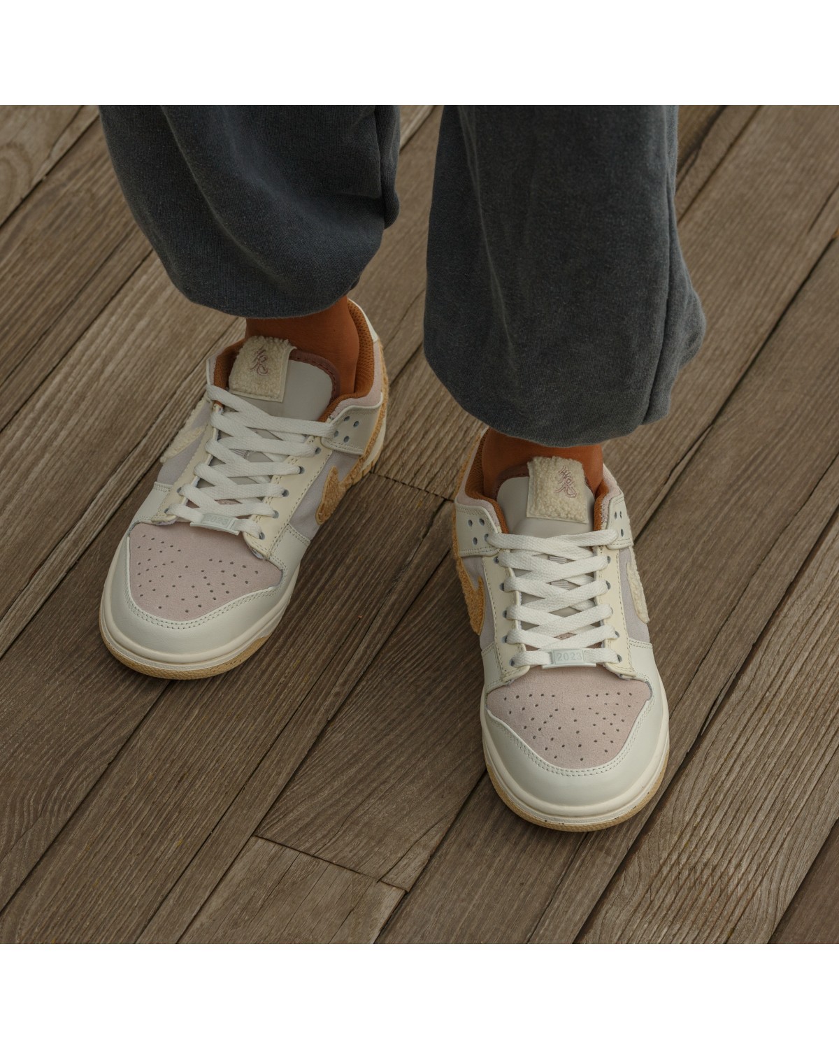 Nike SB Dunk Low Retro Rabbit Fossil Stone