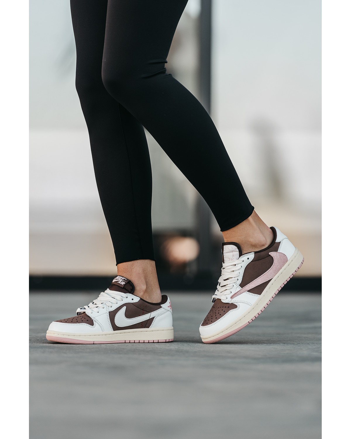 Nike Air Jordan 1 Low x Travis Scott