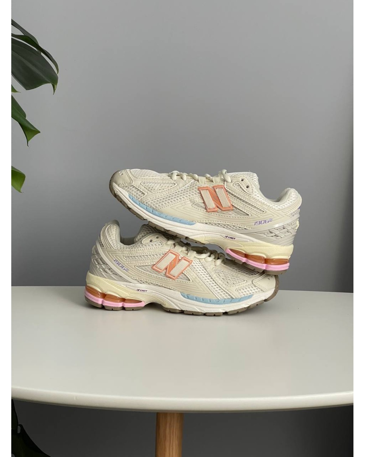 New Balance 1906R Pink Sugar