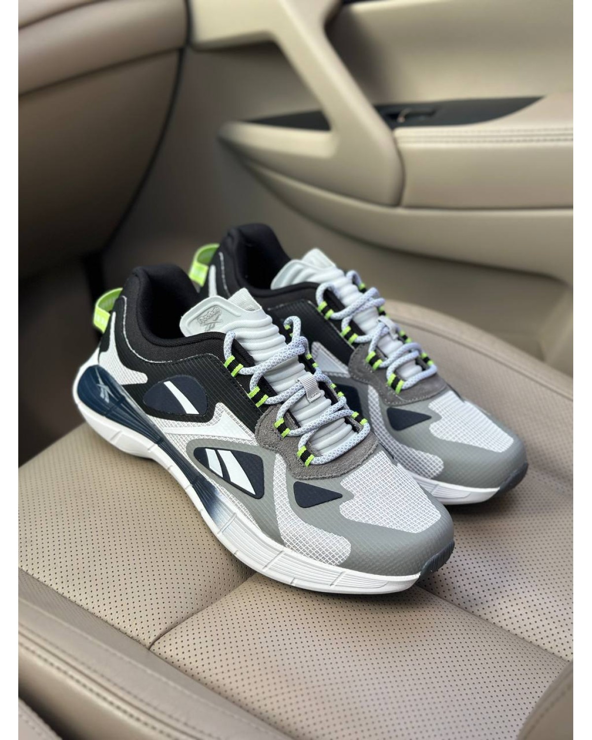 Reebok Zig Kinetica White Grey Black