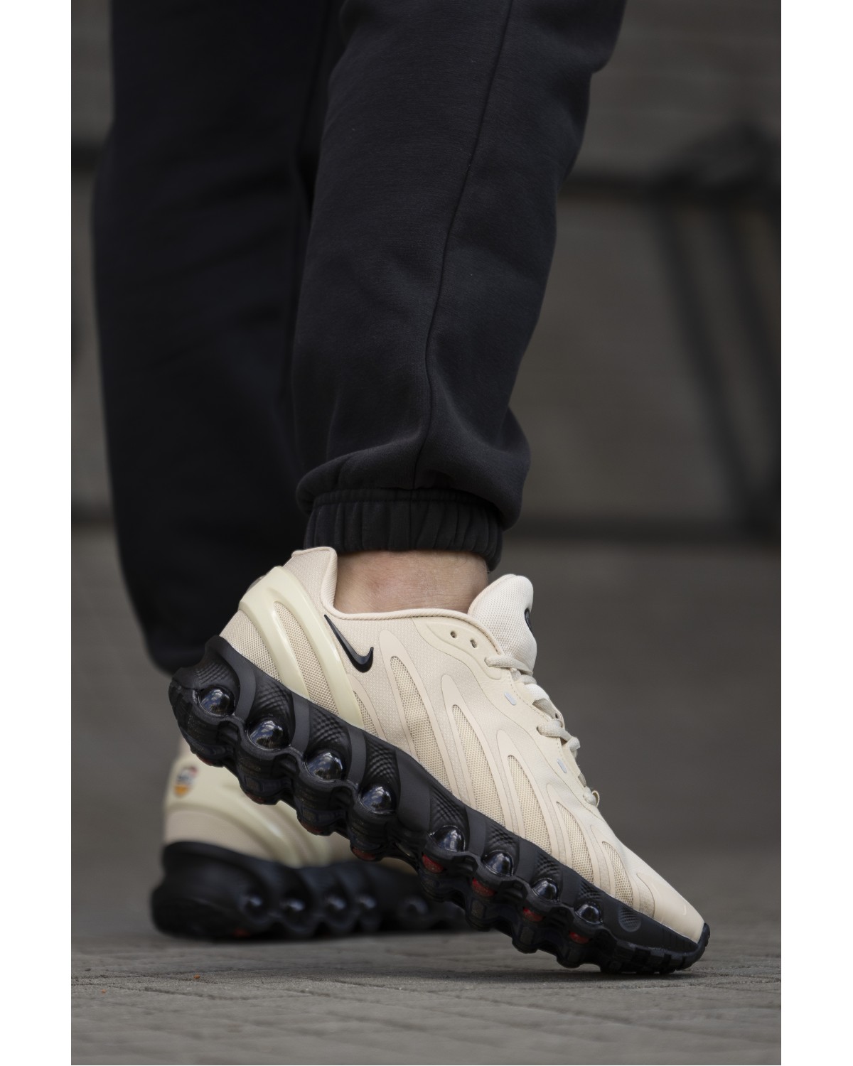 Nike Air Max DN8 Beige