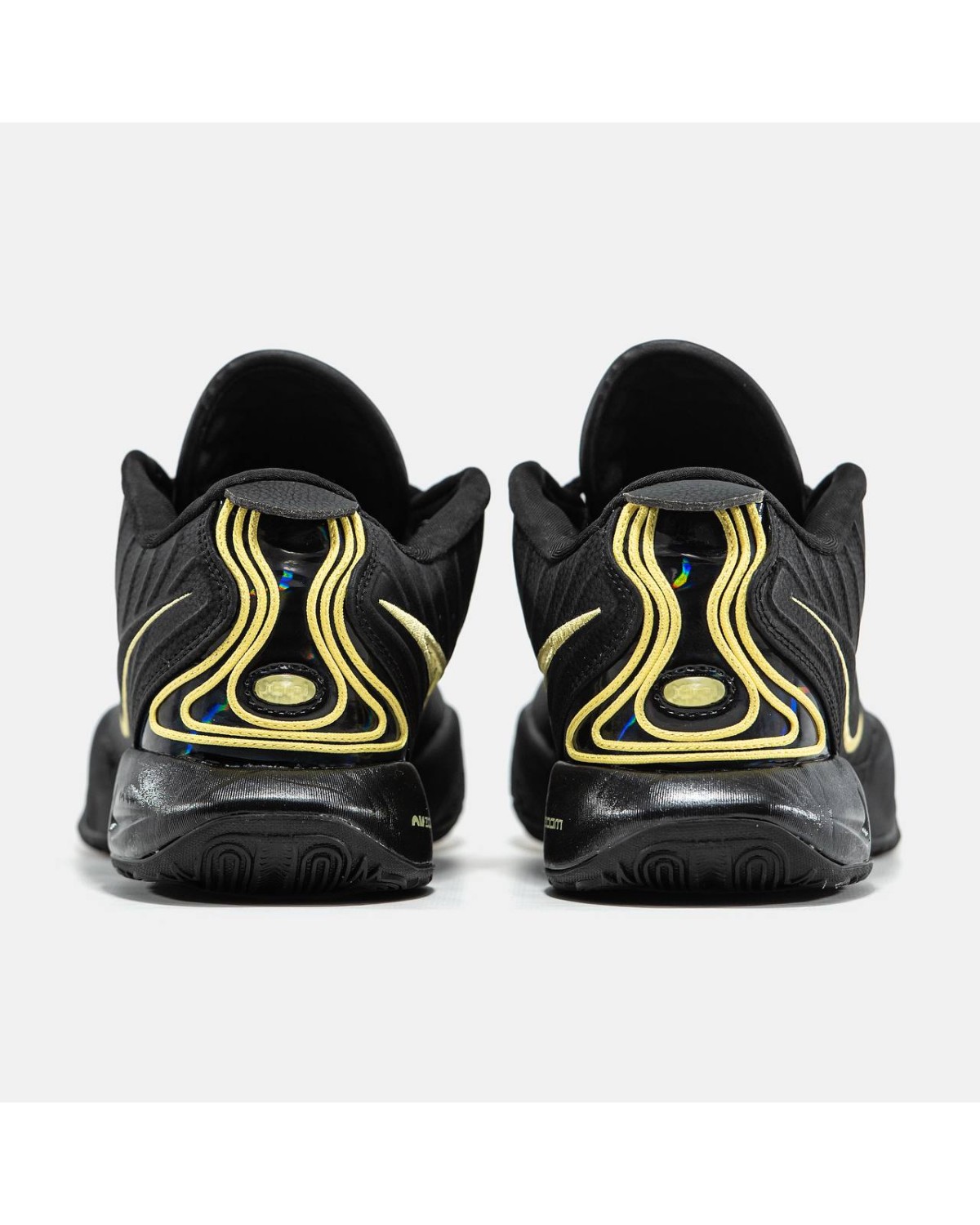 Nike LeBron 21