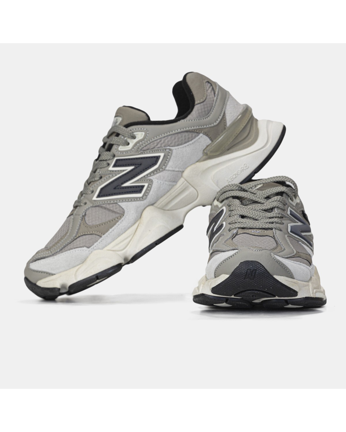 New Balance 9060 Beige New Balance 9060 Beige