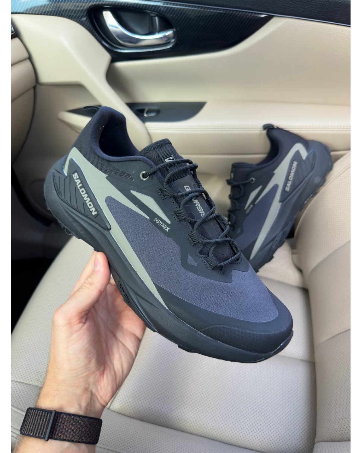 Salomon Genesis Gore-Tex Black Khaki