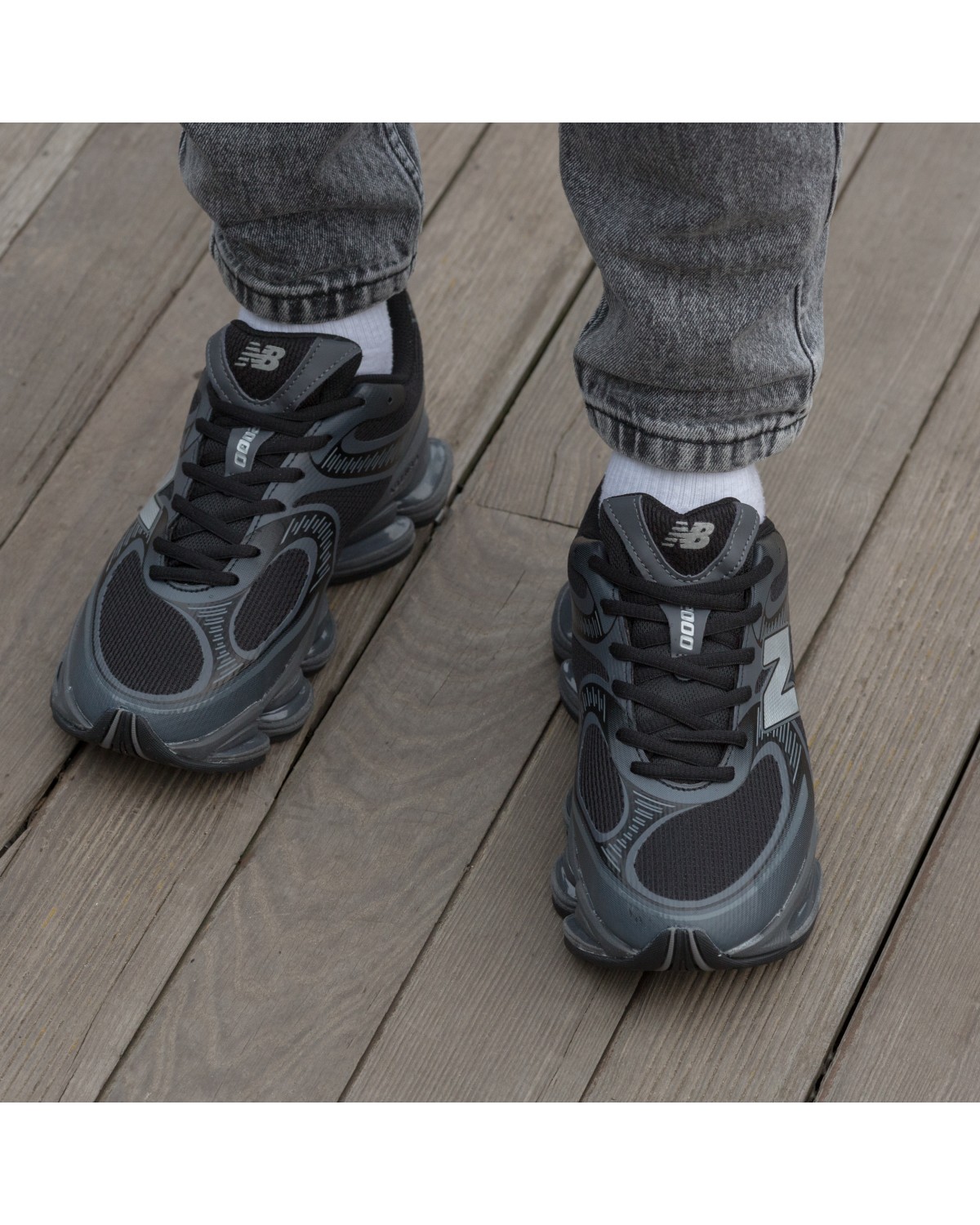 New Balance 2000 Black Grey
