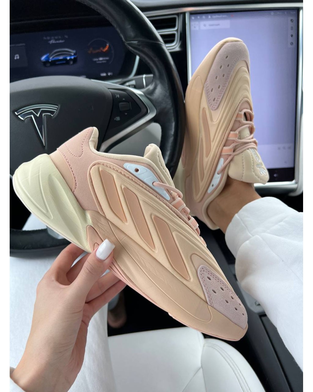 Adidas Ozelia Golden Rose