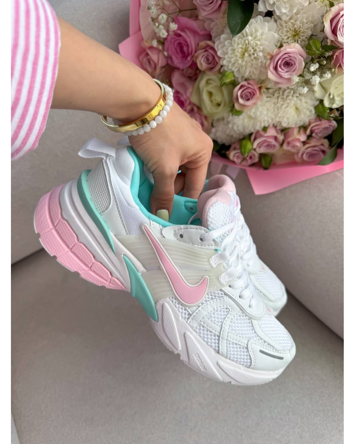 Nike V2K Runtekk White/Pink