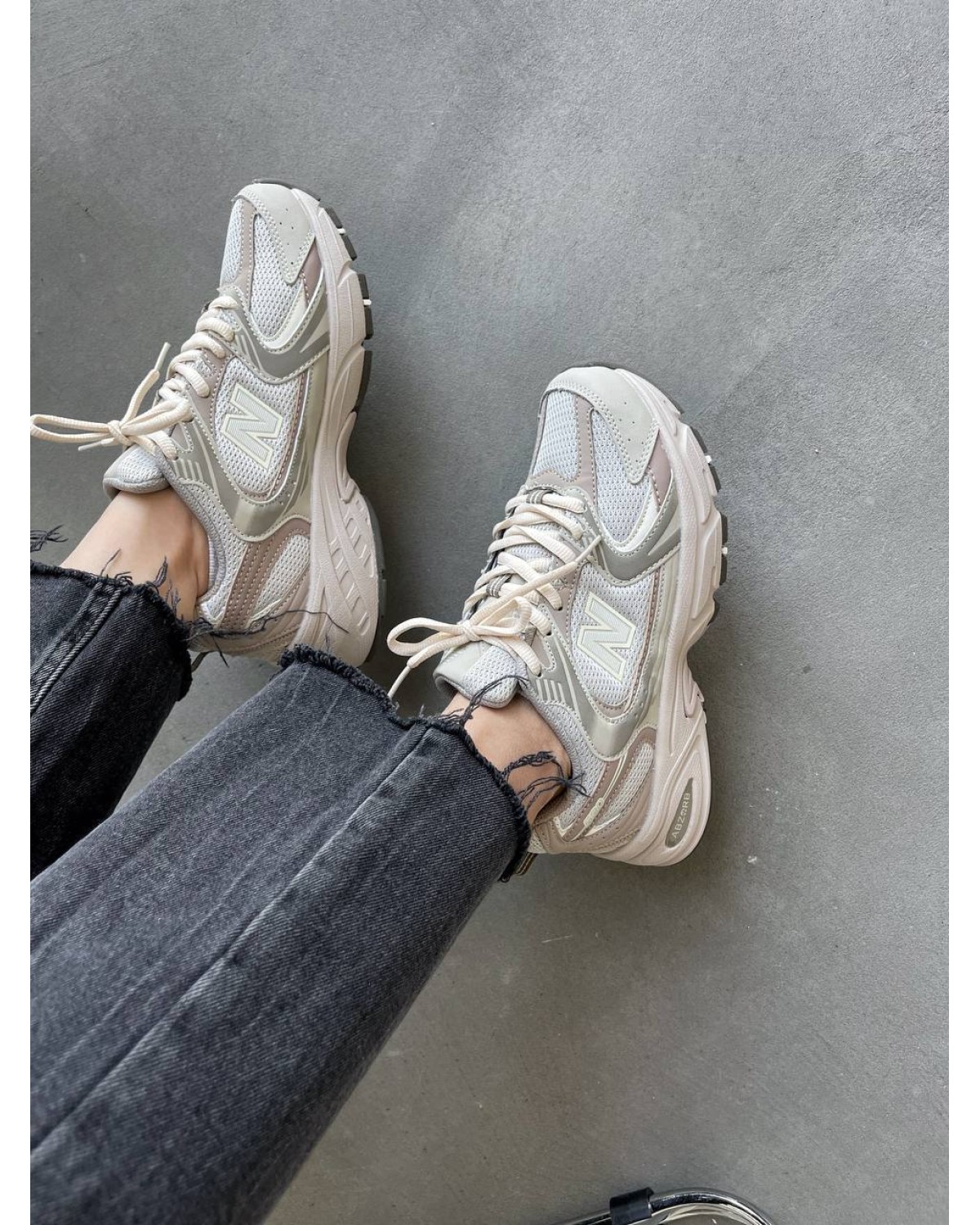 New Balance 530 Cream Beige