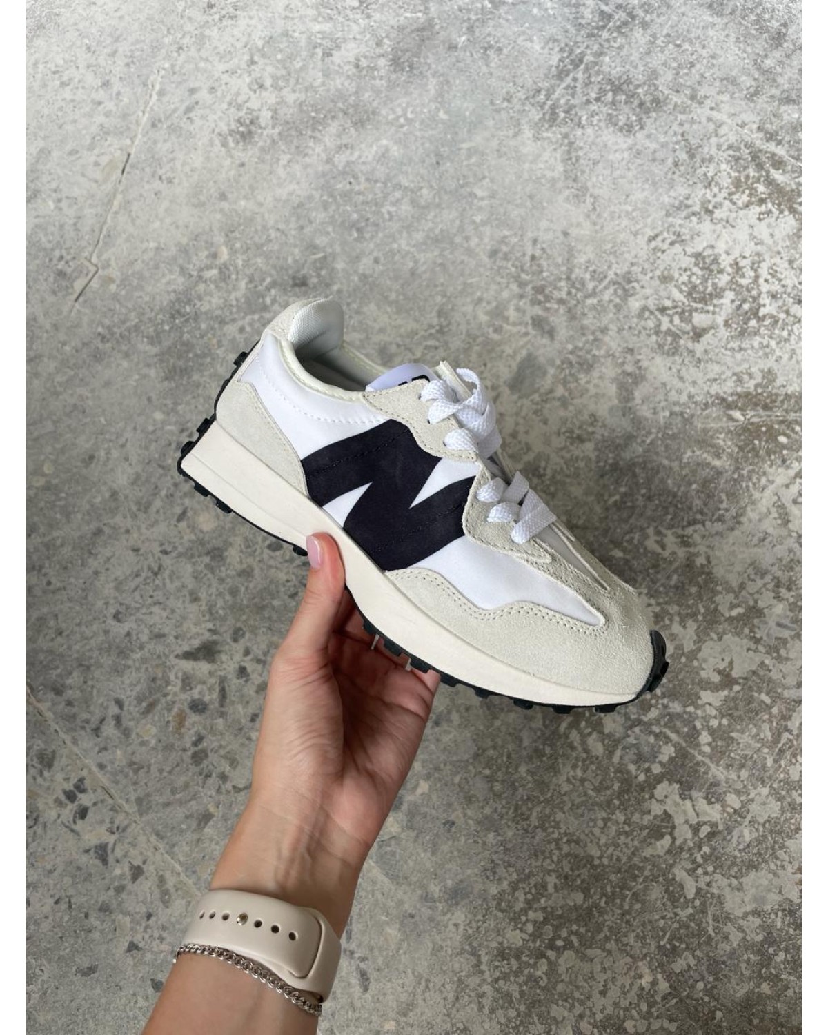 New Balance 327