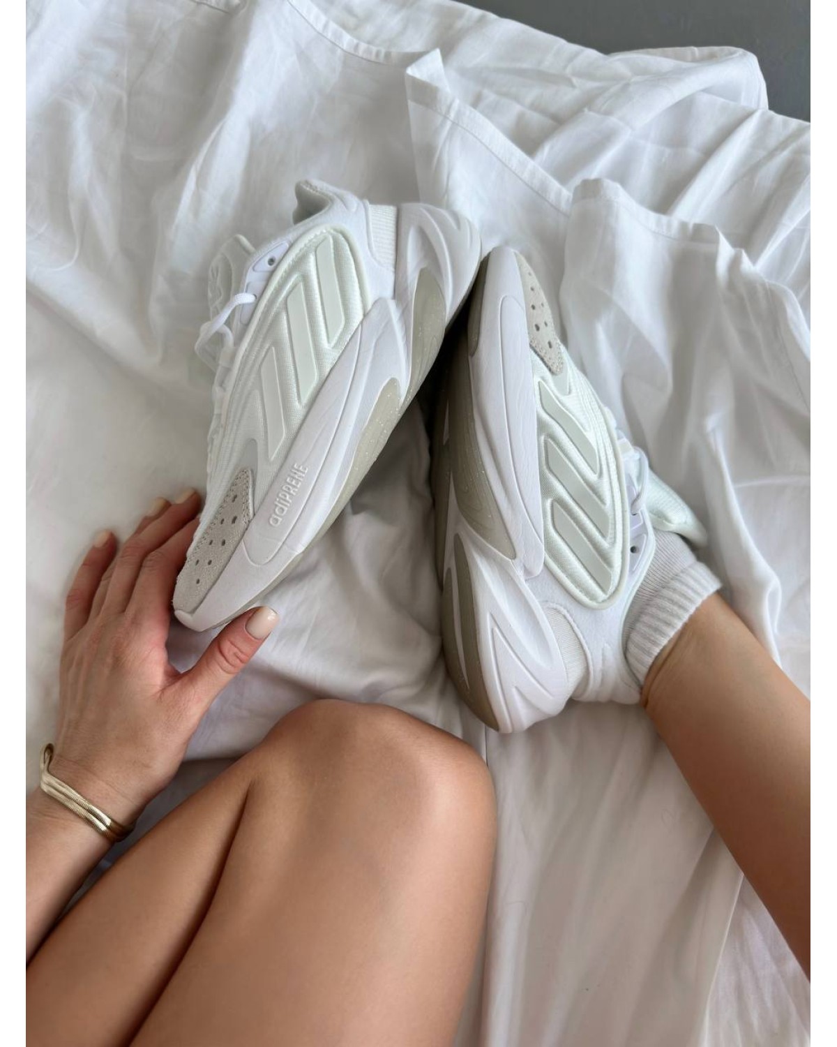 Adidas Ozelia White