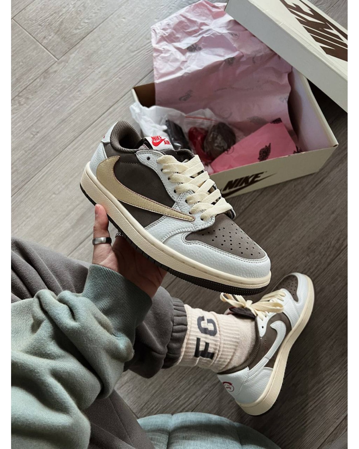 Jordan 1 Retro Low OG SP Travis Scott Reverse Mocha