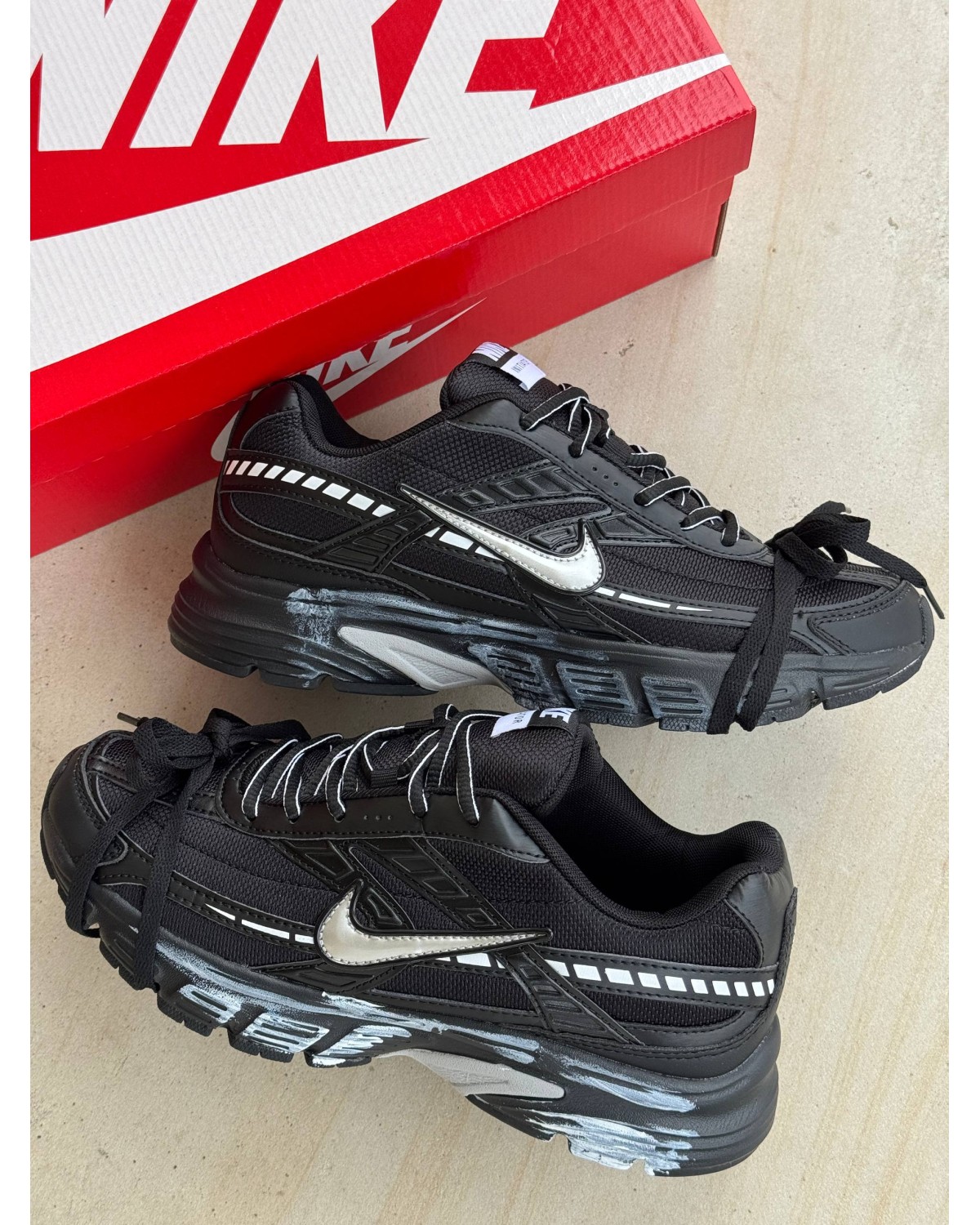 Nike Initiator