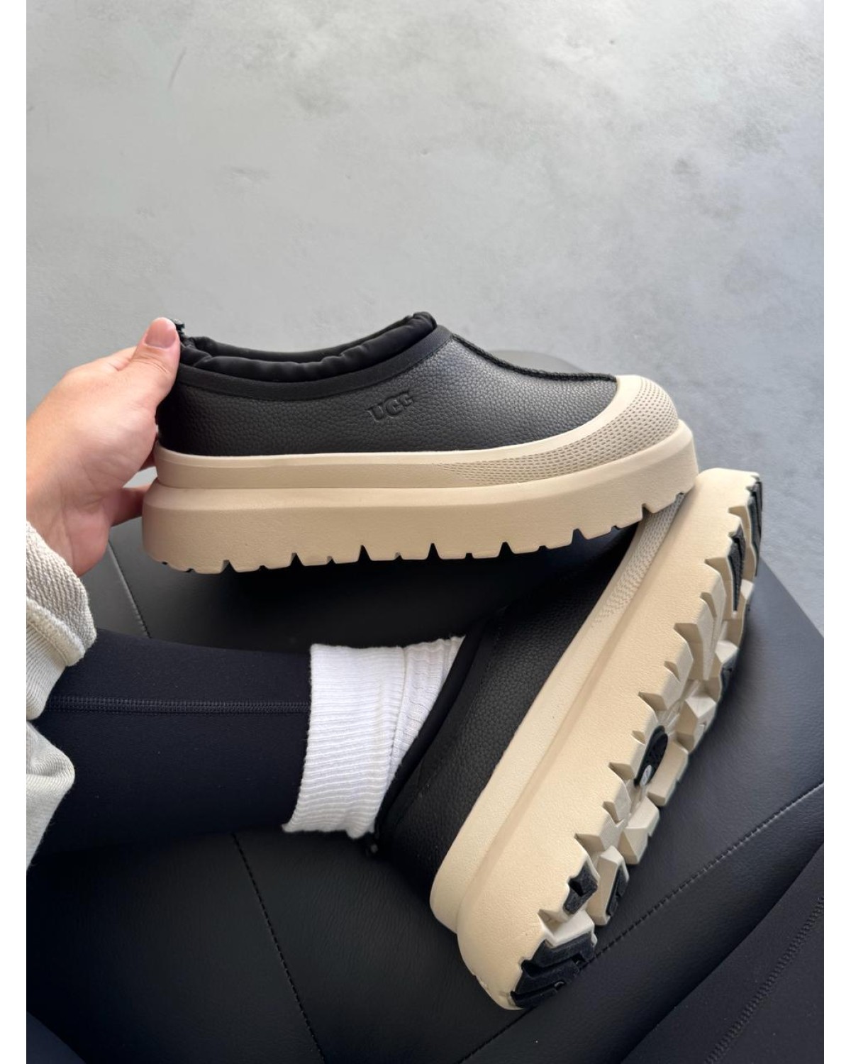 Ugg Tasman Hybrid Black/Beige