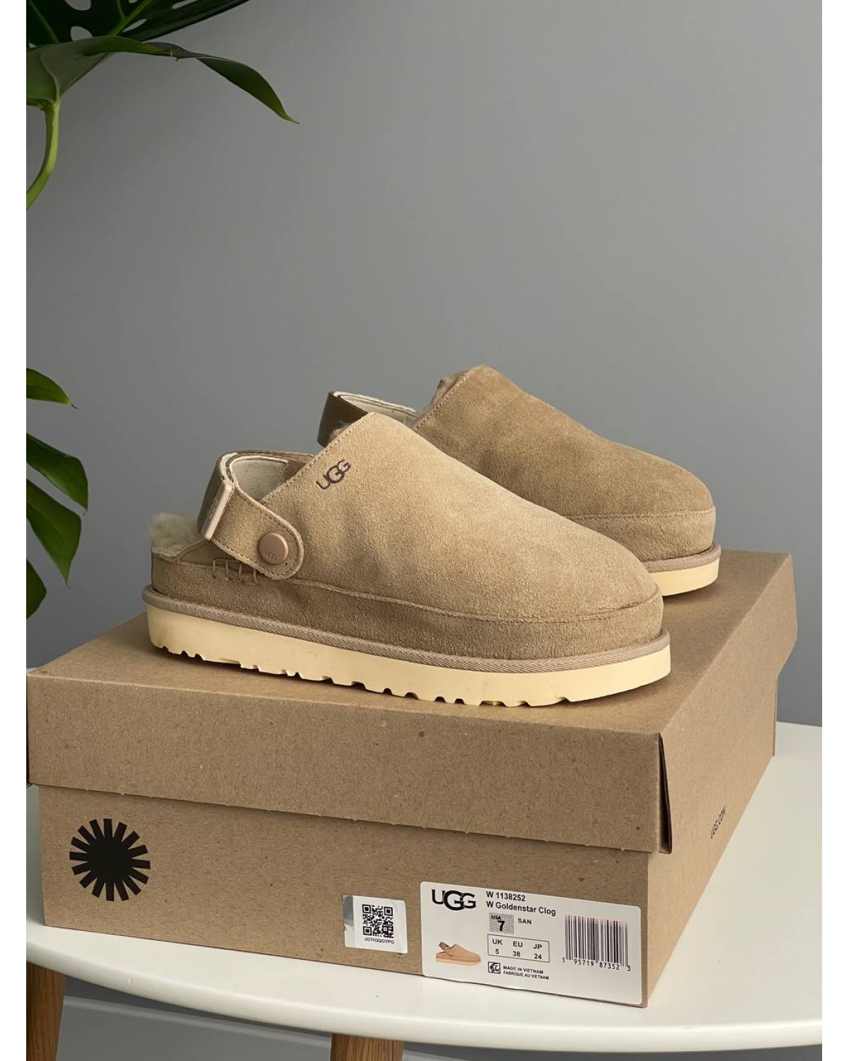 Ugg Goldenstar Clog Sand