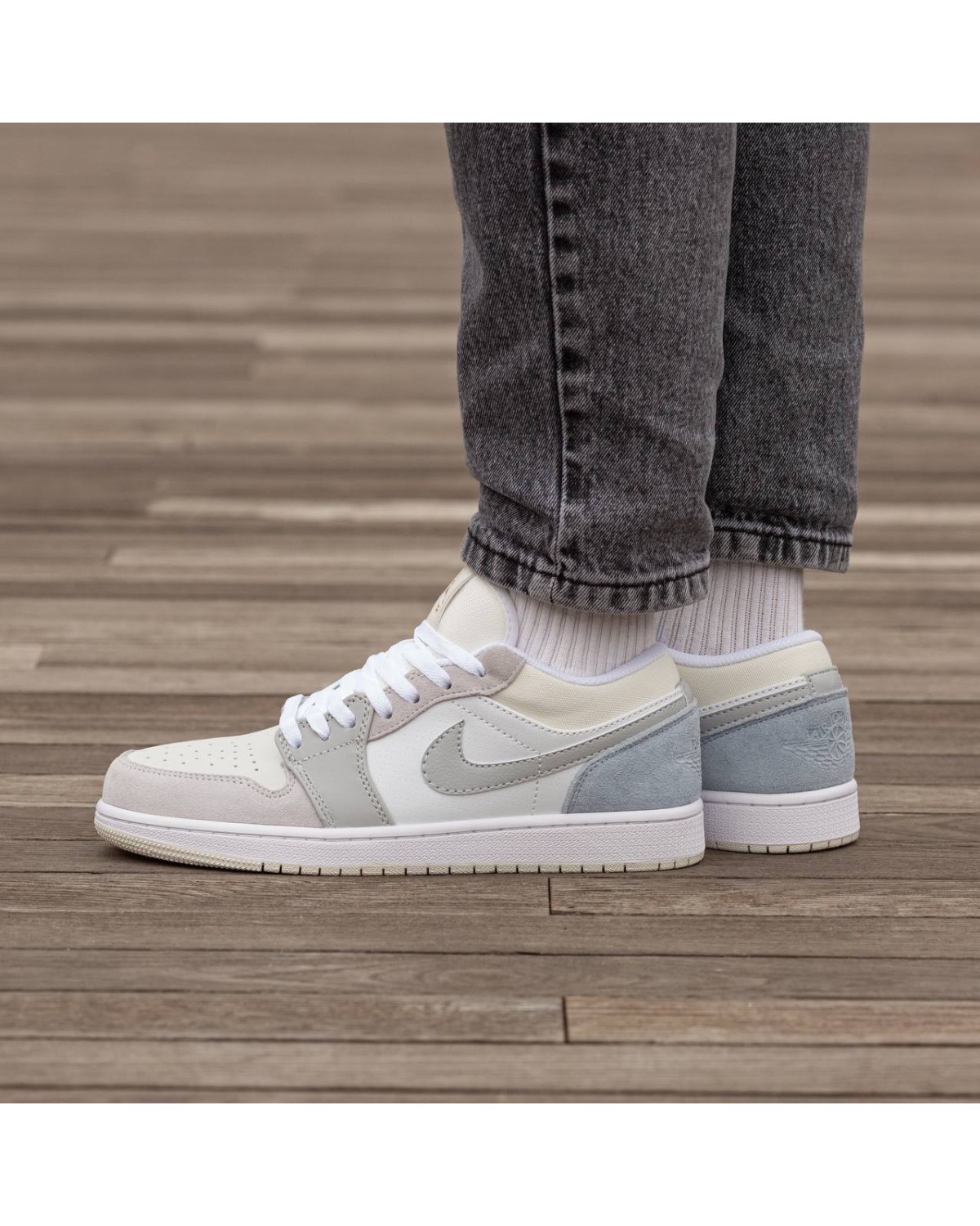 Nike Air Jordan Retro 1 Low Paris