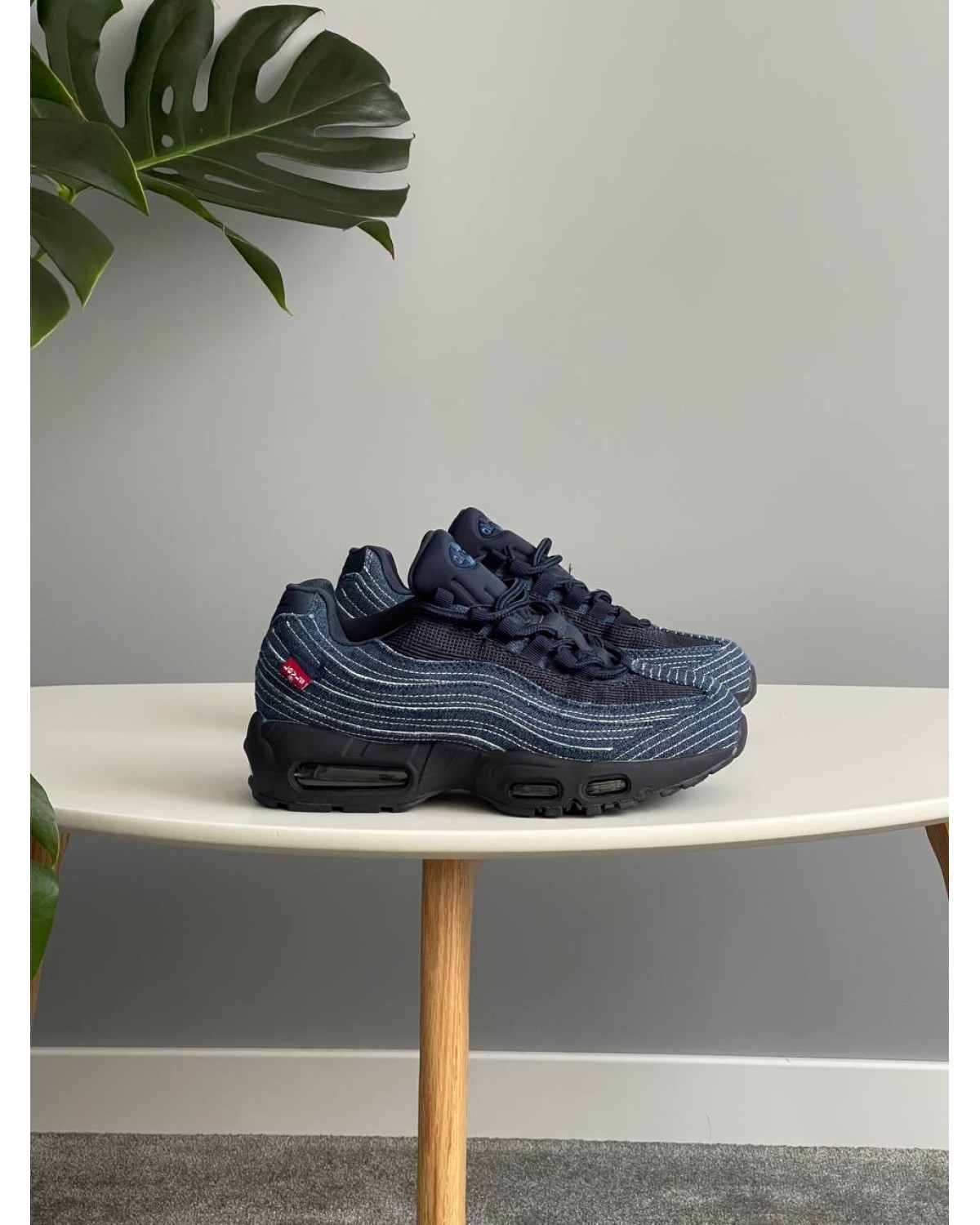 Nike Air Max 95 OG Levi’s Obsidian