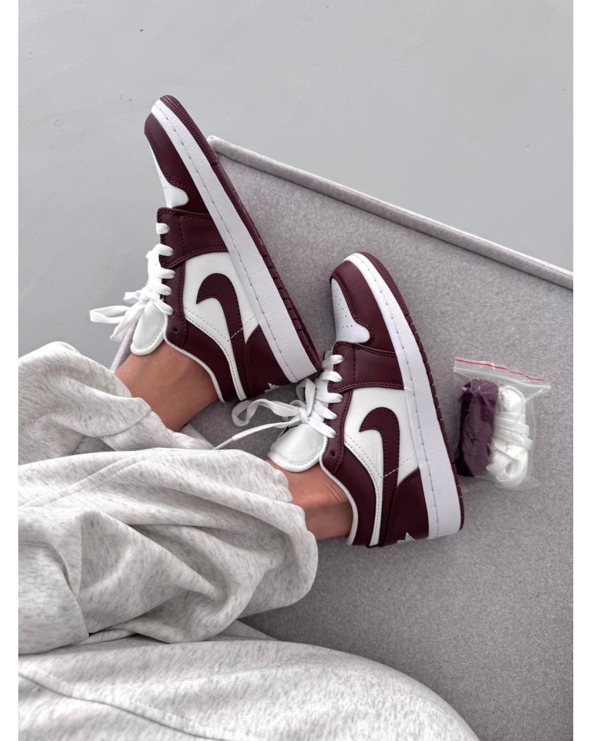 Nike Air Jordan Retro 1 Low Burgundy / White