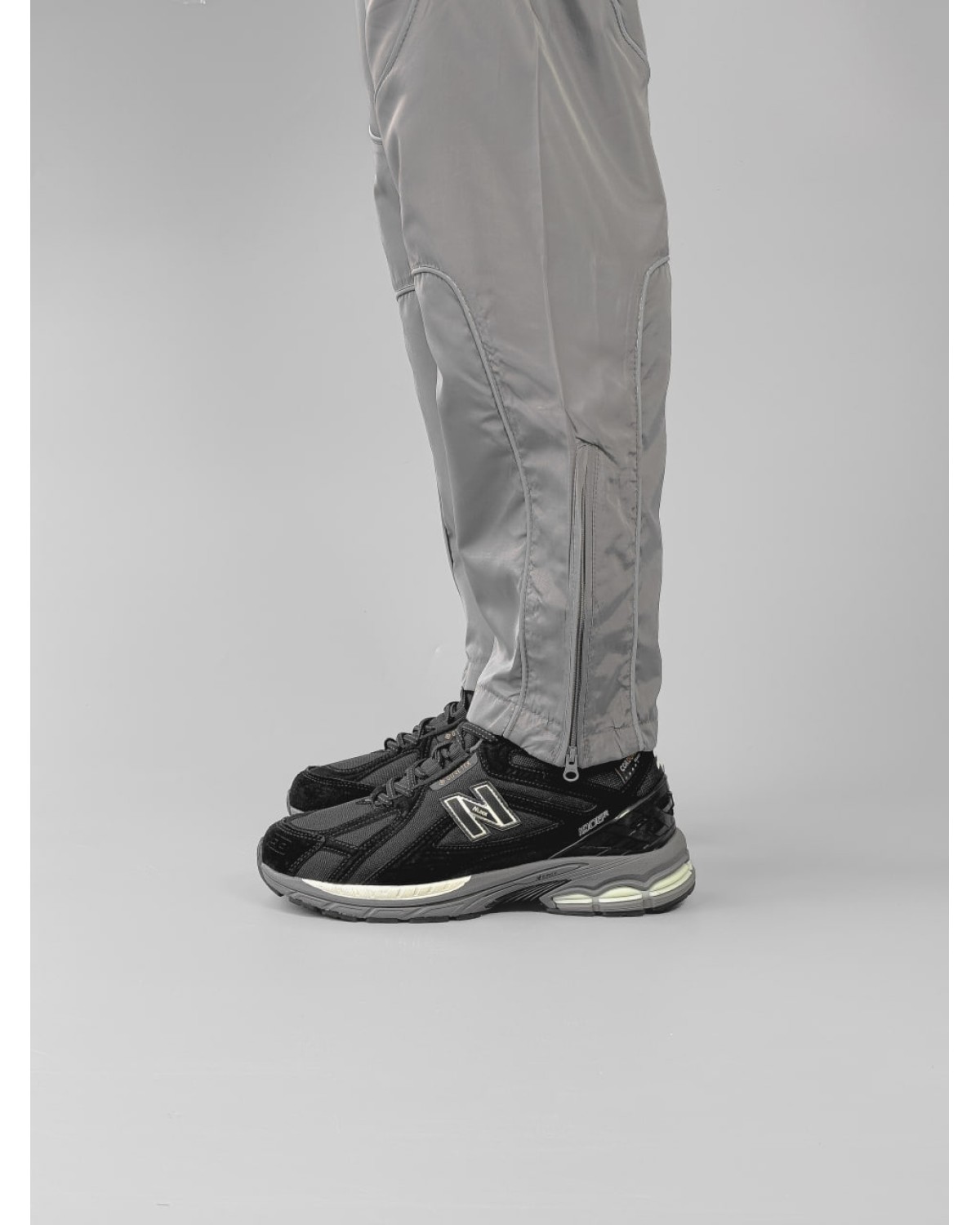 New Balance 1906R Black/White