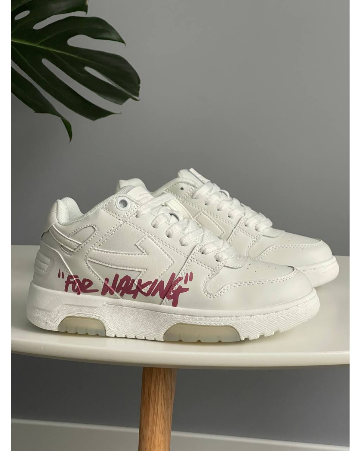 Off White For Walking White Pink