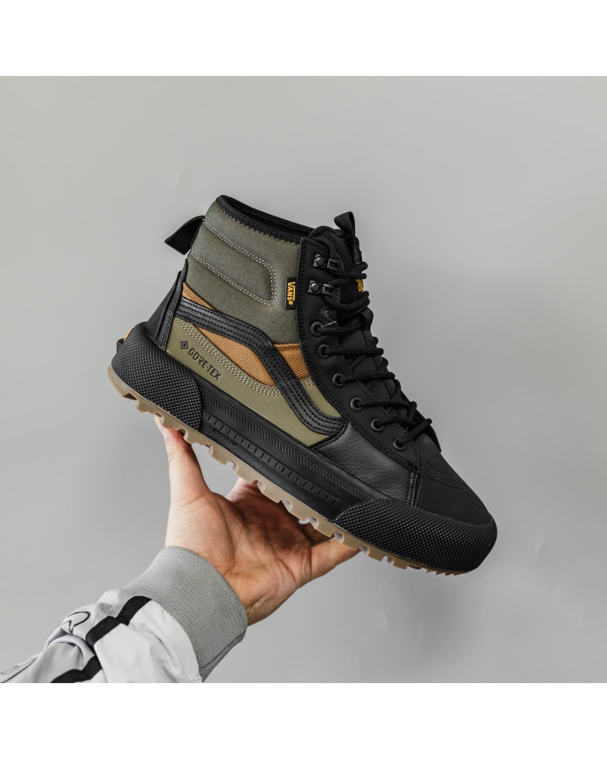 Vans Old Skool MTE 1 Gore Tex HI Black Khaki