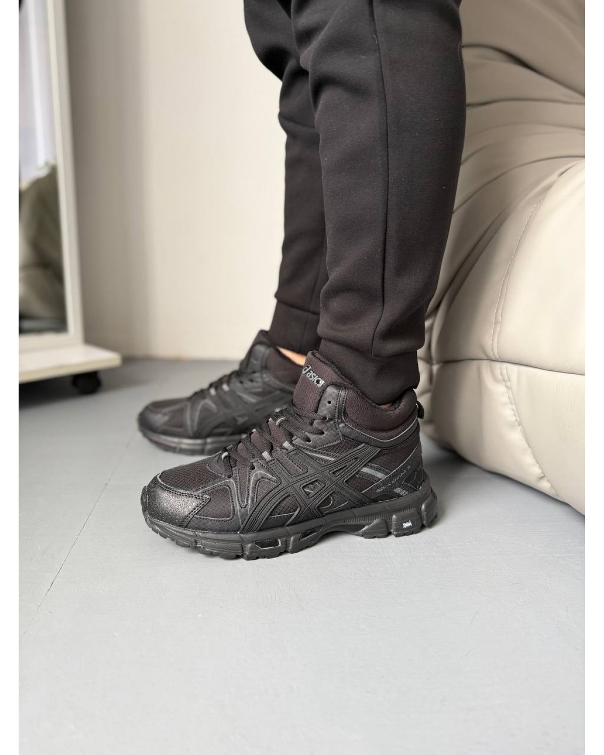 Asics Gel-Kahana 8 High Black Fur