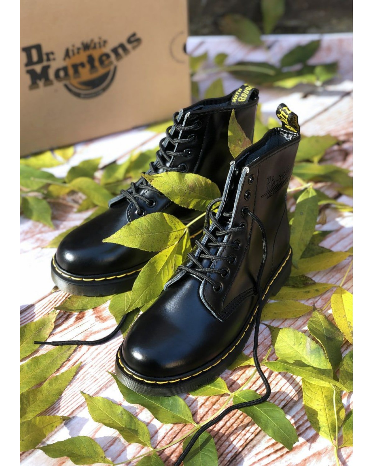 Dr. Martens Black