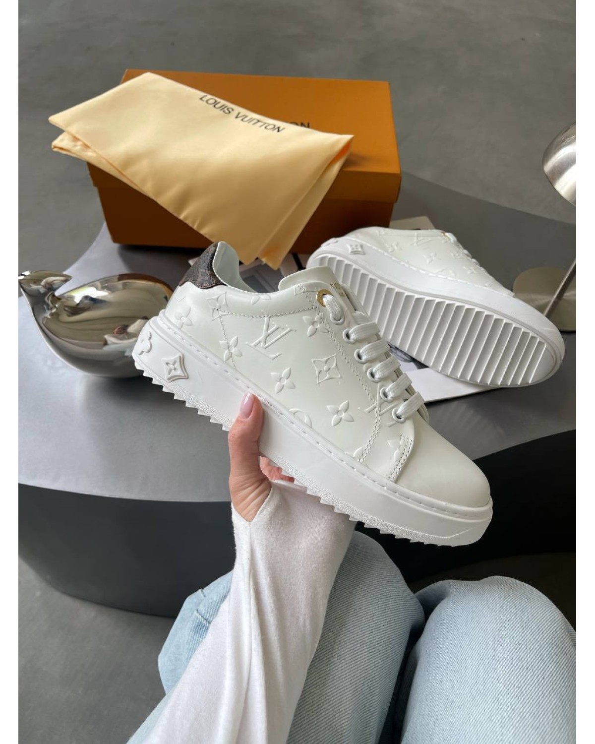 Louis Vuitton Time Out White Premium