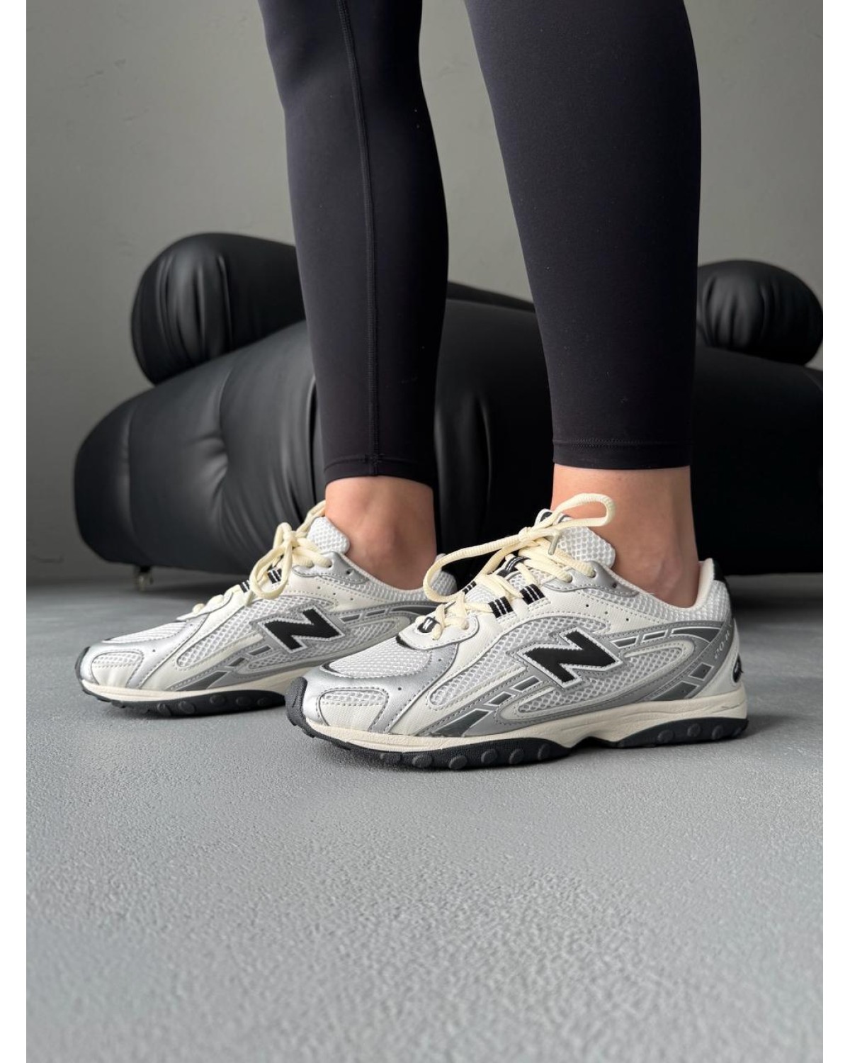 New Balance 204L Silvel/Black