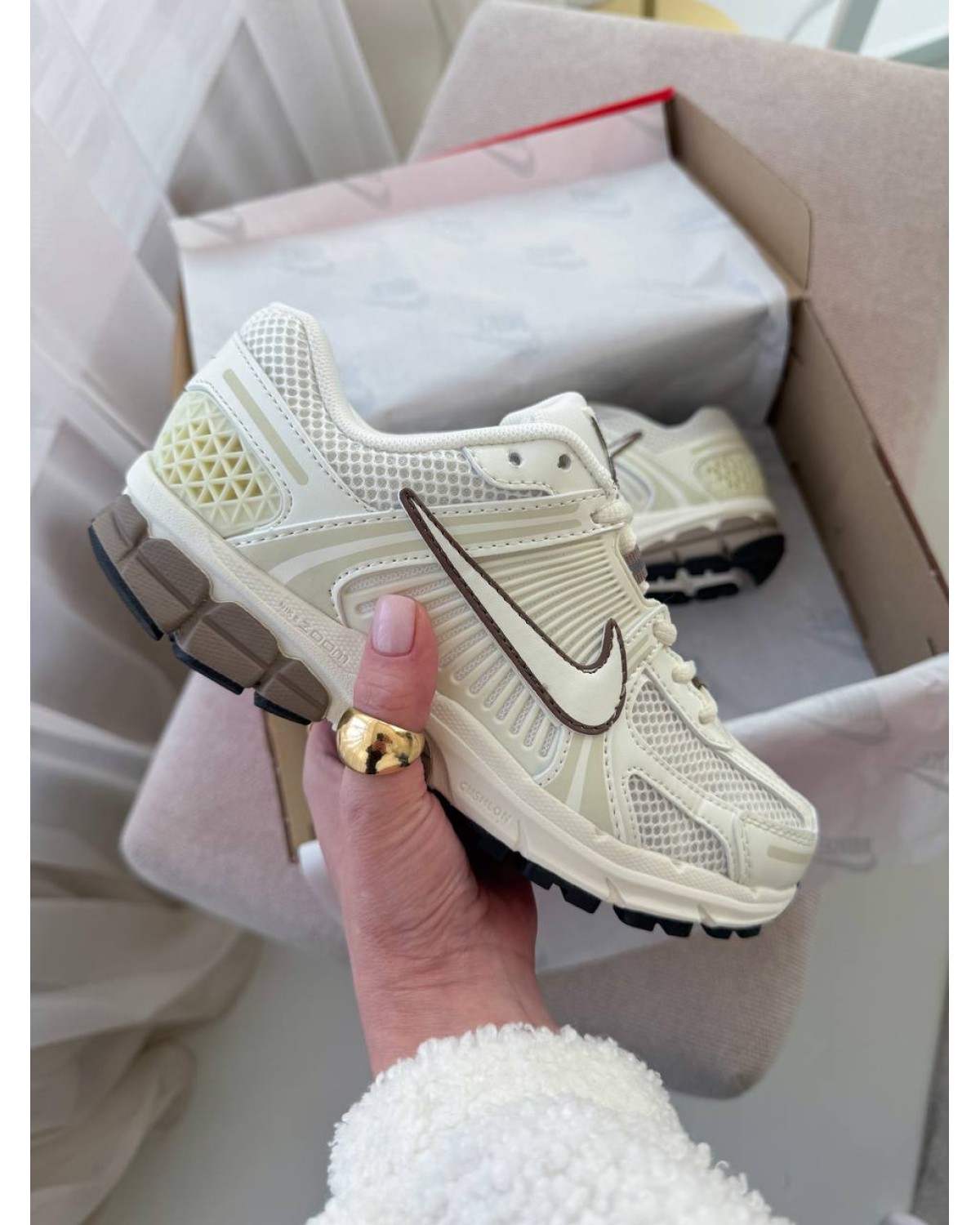 Nike Zoom Roam Vomero 5 Sail Mink Brown