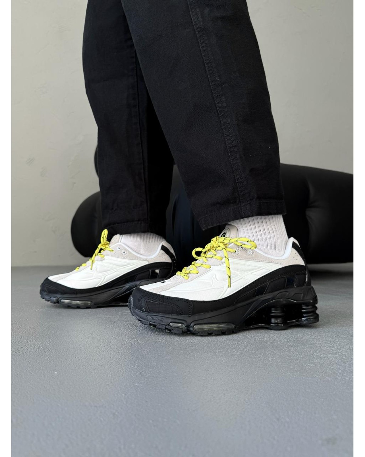 Nike Shox Black Sail