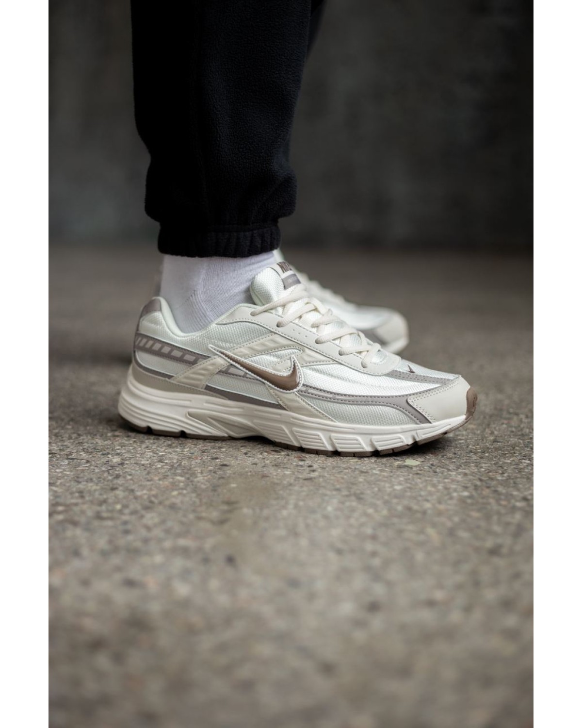 Nike Initiator White/Grey/Beige