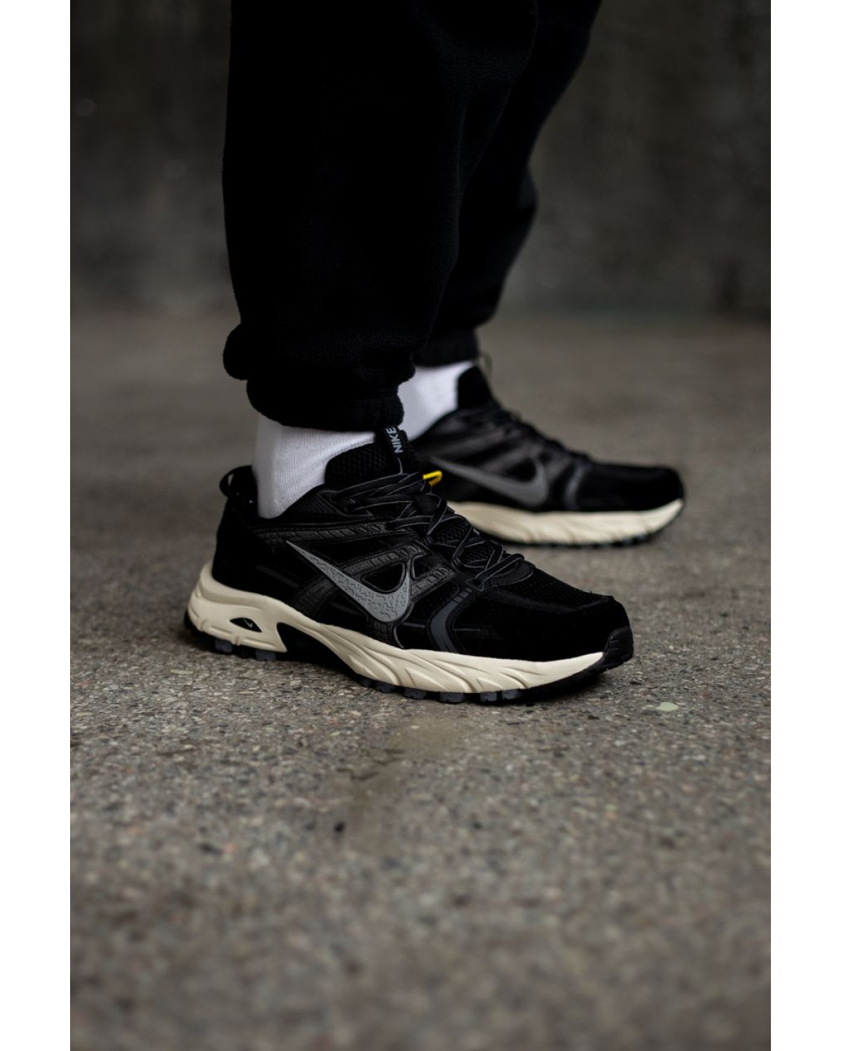 Nike V2K Run Black/White