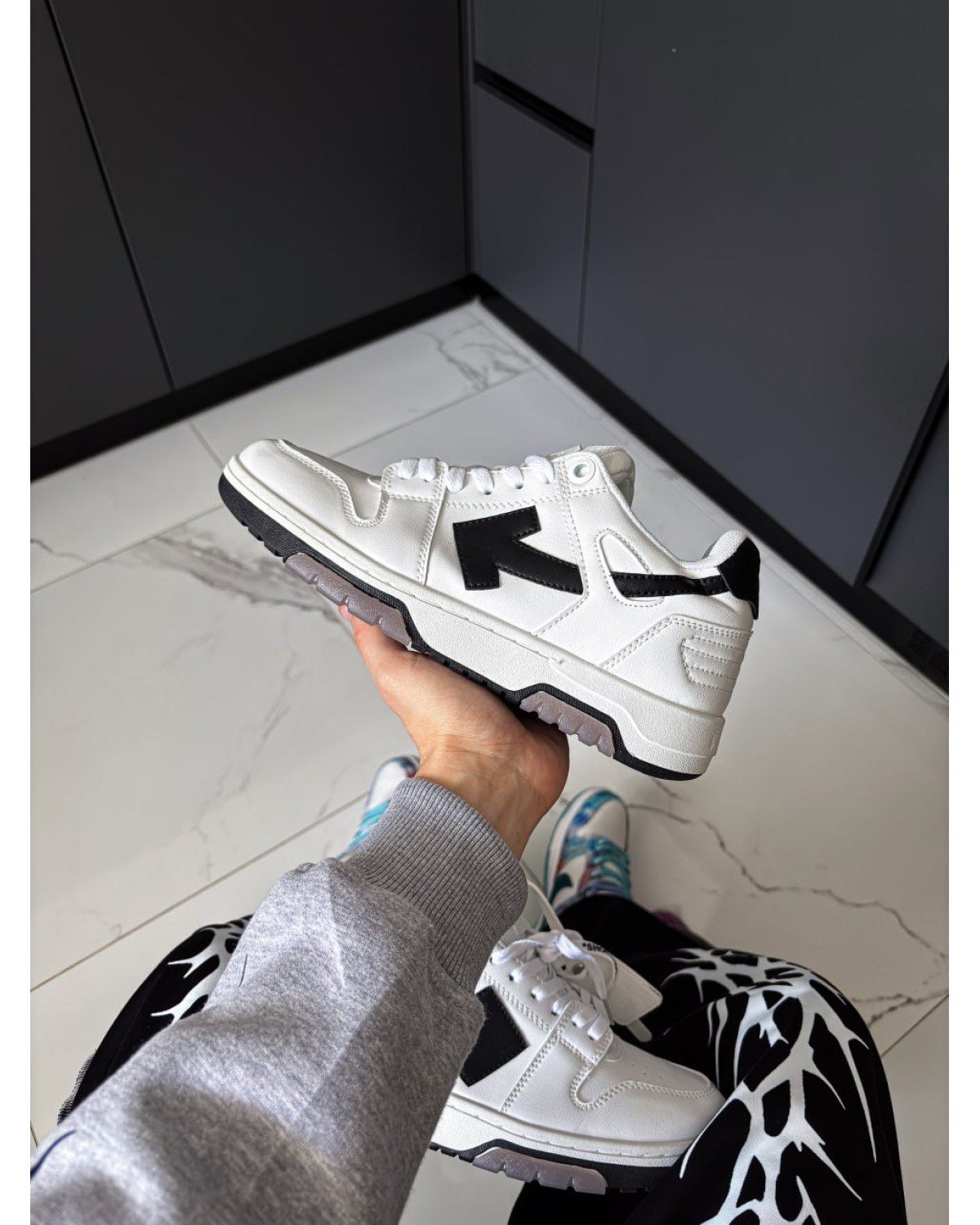 Off-White Out of Office Off-White Out of Office