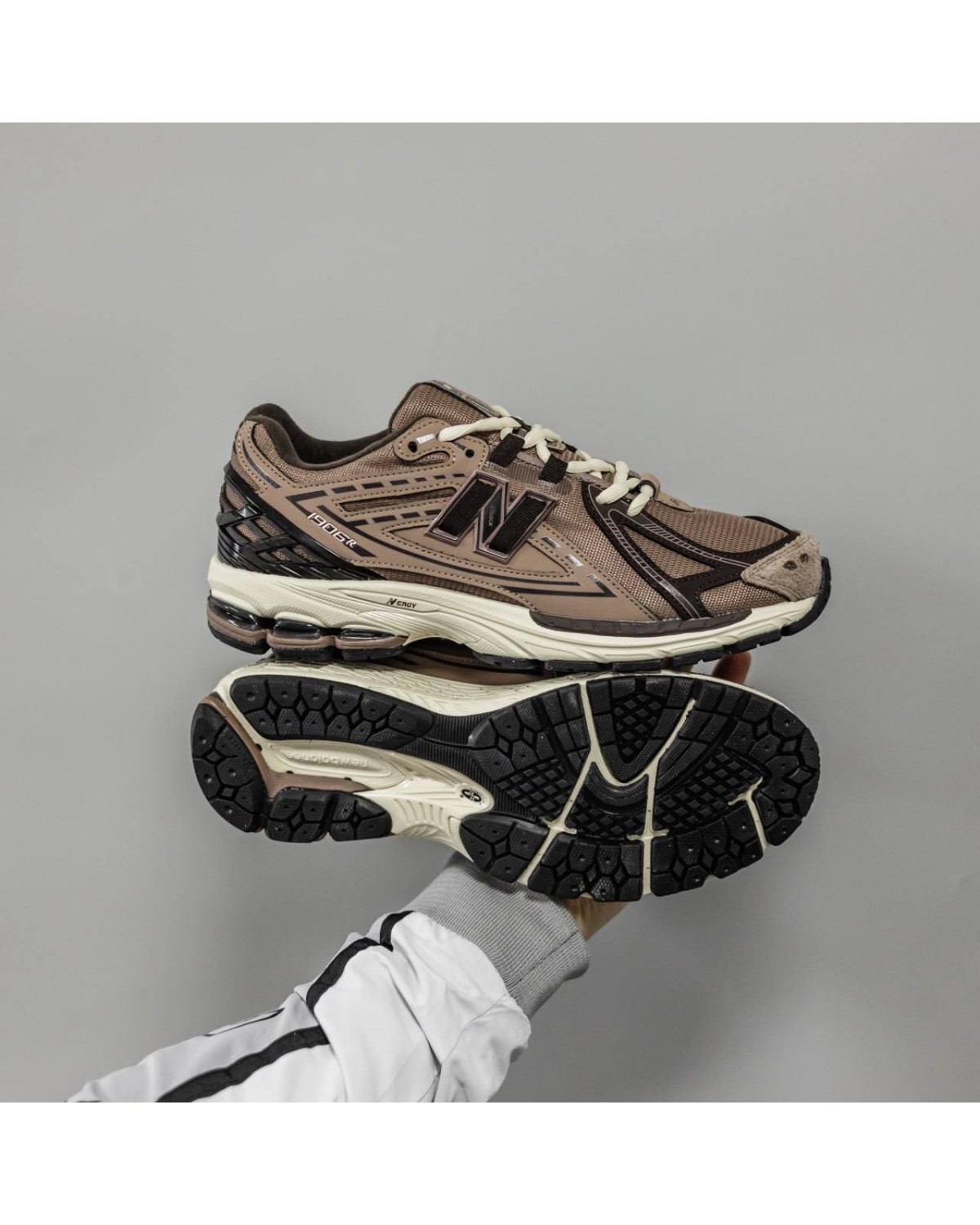 New Balance1906R Bronze